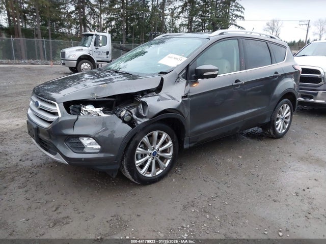 1FMCU0J98JUB16793 Ford Escape Titanium