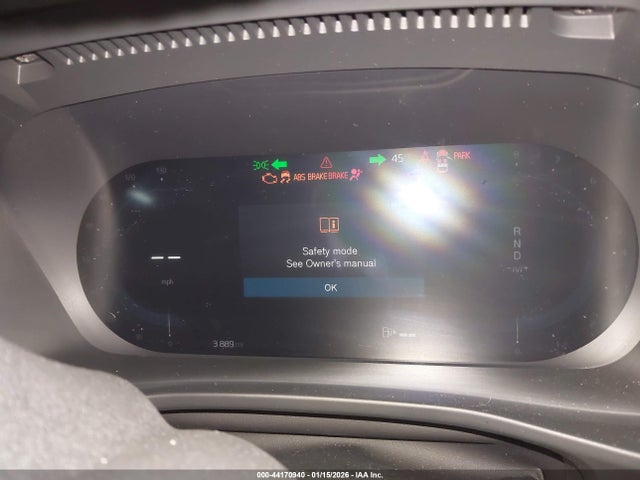 Volvo Xc40 B5 Core Bright Theme 2025 YV4L12UJ5S2596610 Image 7