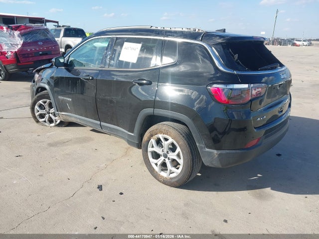 3C4NJDBN7ST589069 Jeep Compass Latitude 4x4