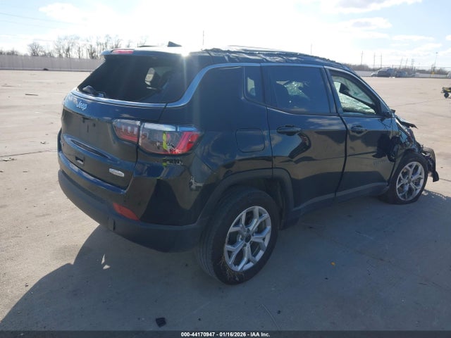 3C4NJDBN7ST589069 Jeep Compass Latitude 4x4