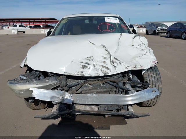 WBA3B1C50EP680675 BMW 320i