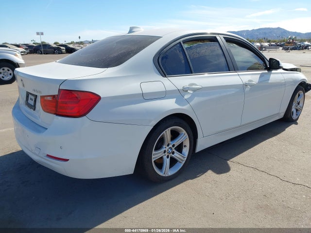 WBA3B1C50EP680675 BMW 320i