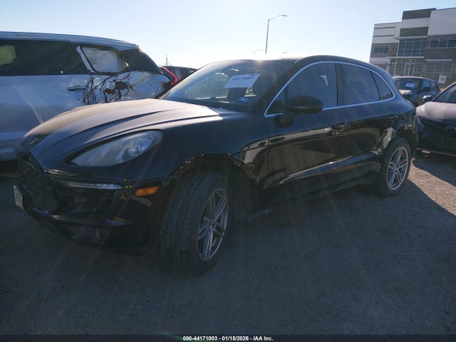 2016 PORSCHE MACAN WP1AB2A52GLB50381 Photo 1
