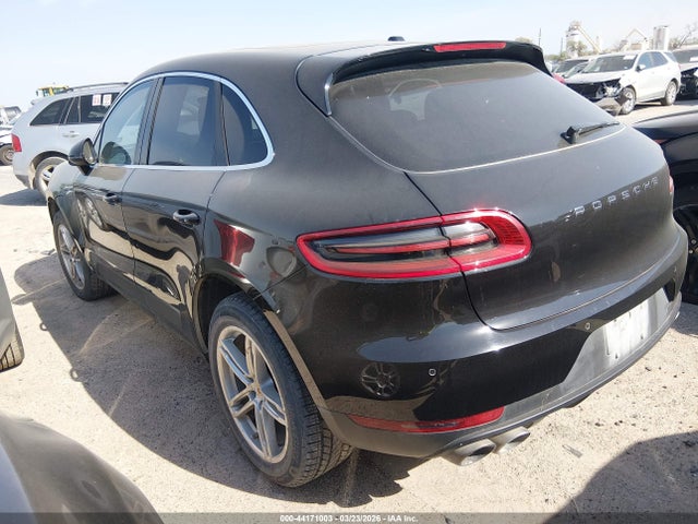 2016 PORSCHE MACAN WP1AB2A52GLB50381 Photo 2