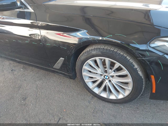 WBA53BH09MWW97326 BMW 530I