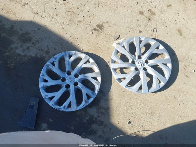 5YFBURHE5HP632947 Toyota COROLLA LE
