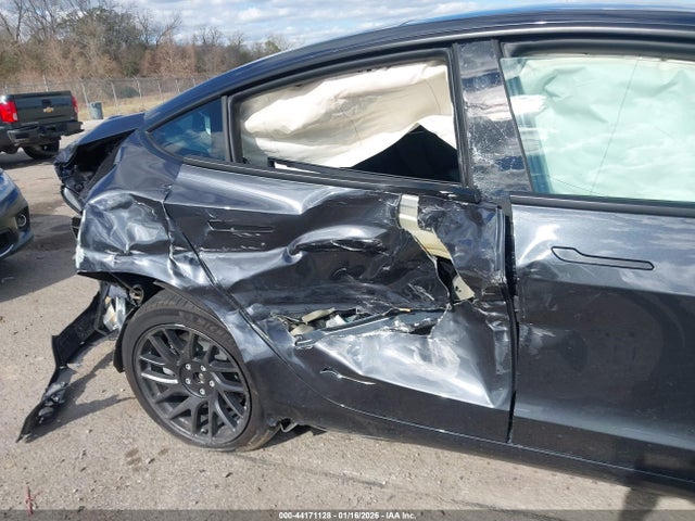 2025 TESLA MODEL 3 5YJ3E1EA5SF071298 Photo 5