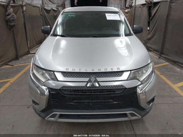 JA4AD2A35KJ000550 Mitsubishi Outlander Es
