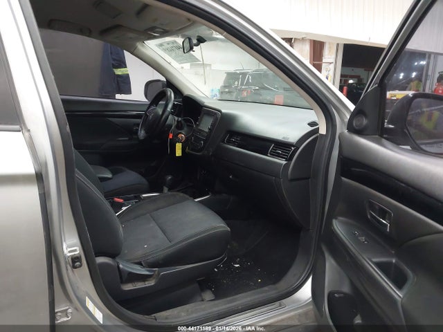 2019 MITSUBISHI OUTLANDER JA4AD2A35KJ000550 Photo 4
