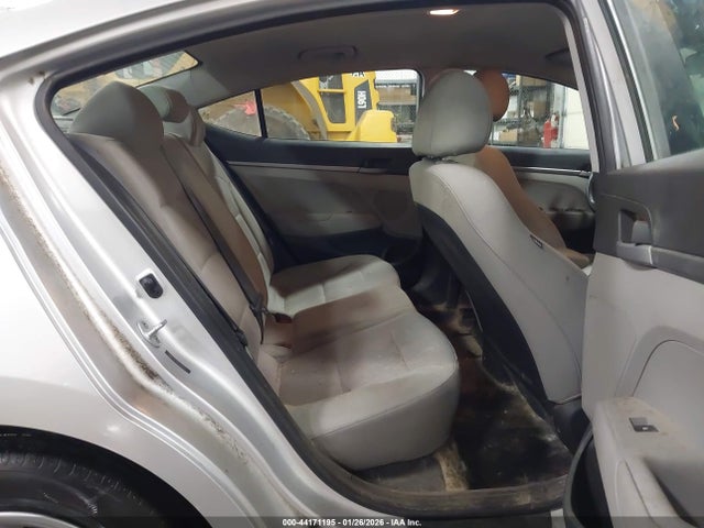 2017 HYUNDAI ELANTRA 5NPD74LF8HH101421 Photo 7