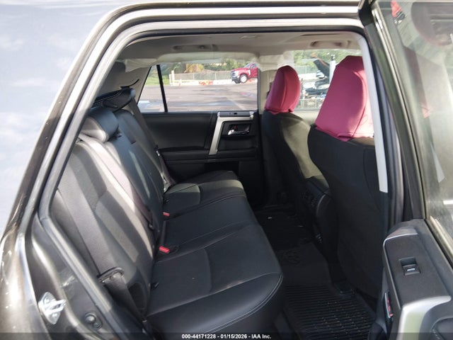 JTEKU5JR8M5884037 Toyota 4runner Limited