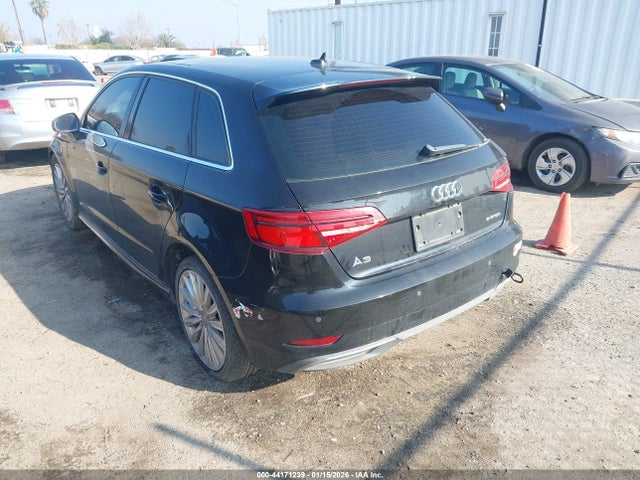 2017 AUDI A3 E-TRON WAUTPBFF9HA132371 Photo 2