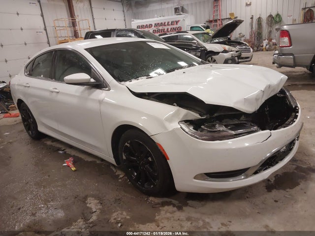 Продаж на аукціоні авто 2017 Chrysler 200 Limited Platinum, vin: 1C3CCCAB2HN501139, номер лоту: 44171242
