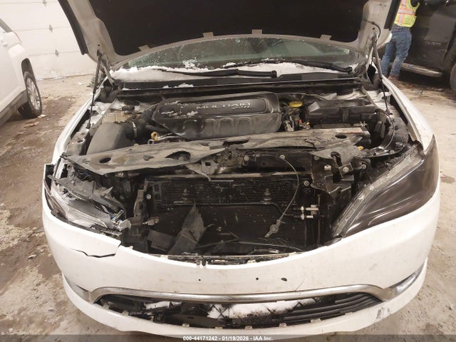 Продаж на аукціоні авто 2017 Chrysler 200 Limited Platinum, vin: 1C3CCCAB2HN501139, номер лоту: 44171242