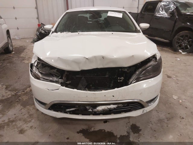 Продаж на аукціоні авто 2017 Chrysler 200 Limited Platinum, vin: 1C3CCCAB2HN501139, номер лоту: 44171242