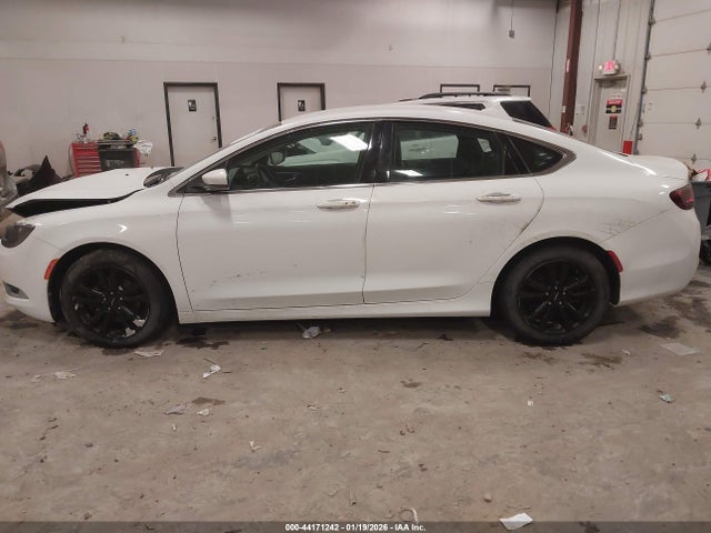 Продаж на аукціоні авто 2017 Chrysler 200 Limited Platinum, vin: 1C3CCCAB2HN501139, номер лоту: 44171242