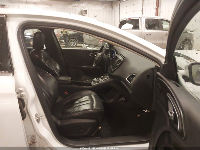 Продаж на аукціоні авто 2017 Chrysler 200 Limited Platinum, vin: 1C3CCCAB2HN501139, номер лоту: 44171242