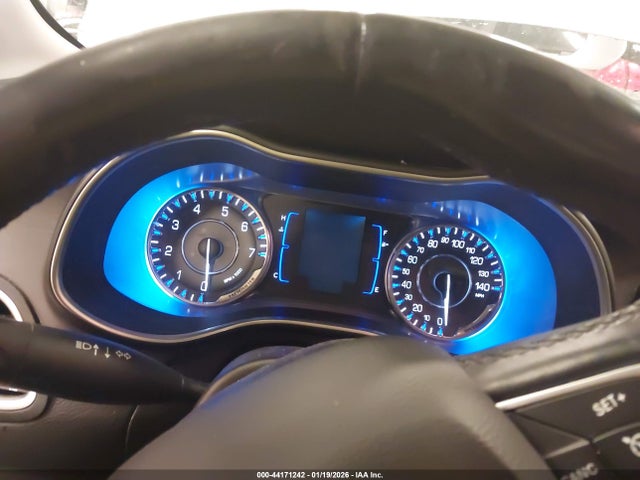 Продаж на аукціоні авто 2017 Chrysler 200 Limited Platinum, vin: 1C3CCCAB2HN501139, номер лоту: 44171242