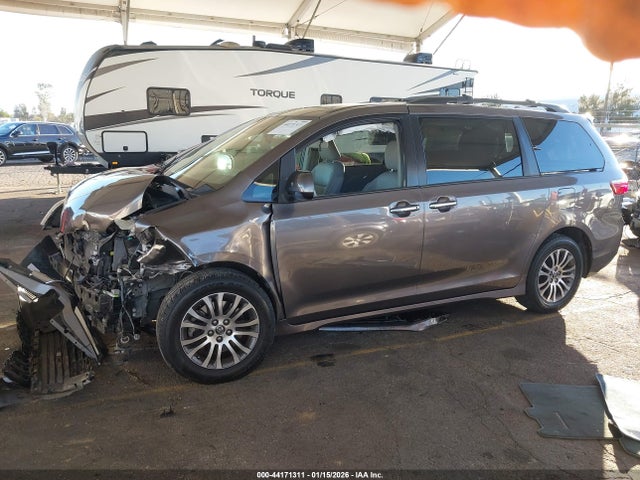 Toyota SIENNA XLE 2020 5TDYZ3DCXLS050856 Image 14