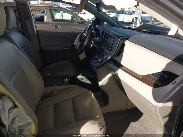 Toyota SIENNA XLE 2020 5TDYZ3DCXLS050856 Image 5