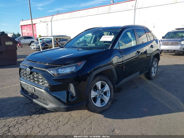 Toyota RAV4 LE 2019 2T3G1RFV9KW079153 Image 2