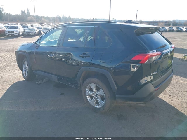 Toyota RAV4 LE 2019 2T3G1RFV9KW079153 Image 3