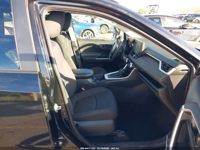 Toyota RAV4 LE 2019 2T3G1RFV9KW079153 Image 5