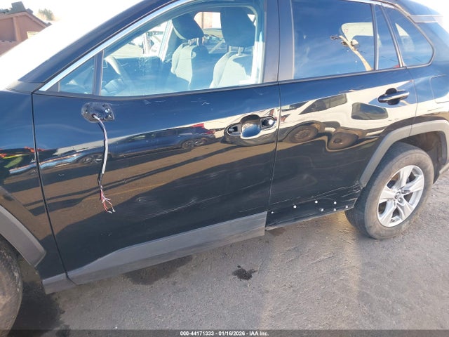 Toyota RAV4 LE 2019 2T3G1RFV9KW079153 Image 6