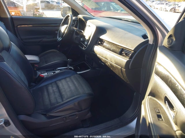 2020 MITSUBISHI OUTLANDER JA4AD3A36LZ003241 Photo 4