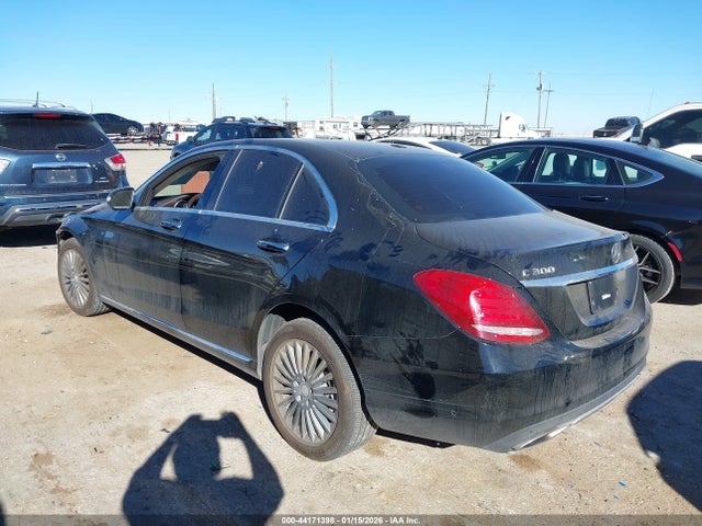 44171398 :رقم المزاد ، 55SWF4JB5FU061126 vin ، 2015 Mercedes-benz C 300 Luxury مزاد بيع
