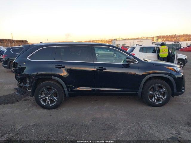 5TDDZRFH0HS388395 Toyota Highlander Limited Platinum