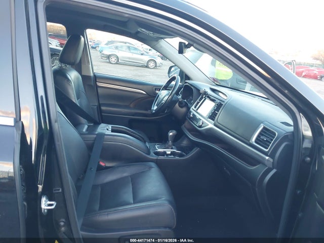 5TDDZRFH0HS388395 Toyota Highlander Limited Platinum