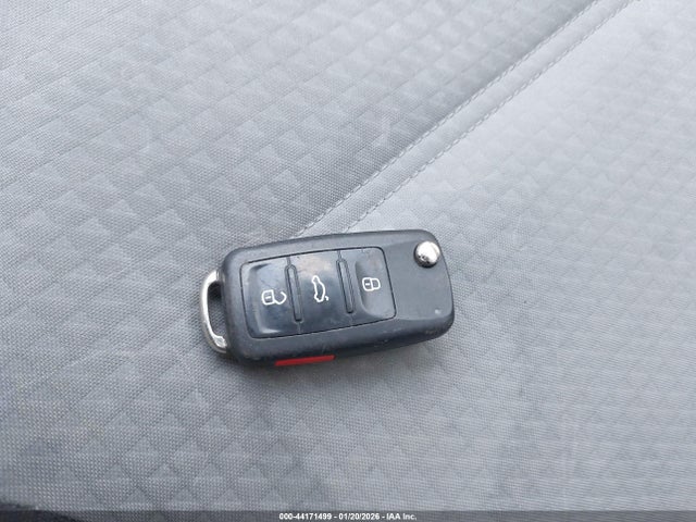 3VW2B7AJXJM214864 Volkswagen Jetta 1.4t S