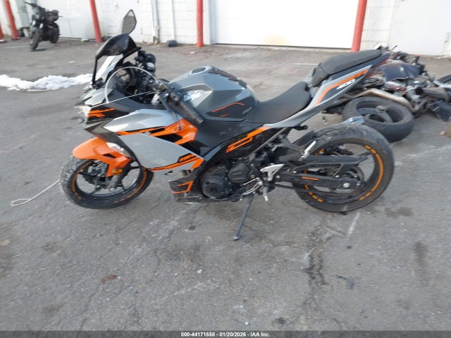 Kawasaki EX400 2018 JKAEXKG10JDA11101 Image 13