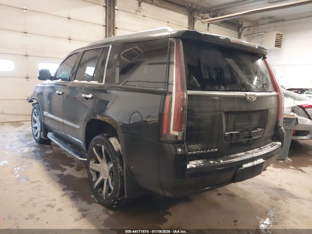 2016 CADILLAC ESCALADE 1GYS4BKJ7GR323282 Photo 2