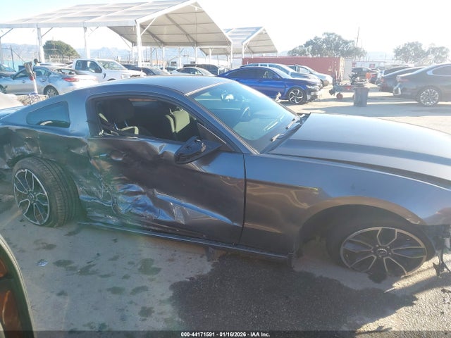 1ZVBP8AM9E5271800 Ford Mustang V6