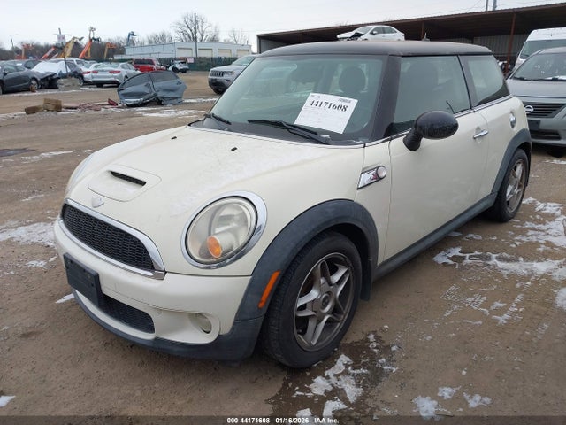 2008 MINI COOPER S WMWMF73538TV36450 Photo 1
