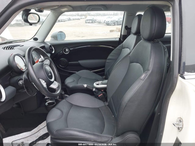 2008 MINI COOPER S WMWMF73538TV36450 Photo 4