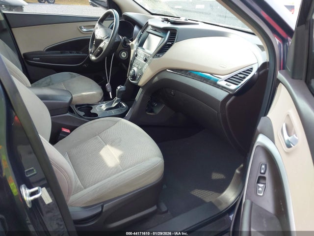 2017 Hyundai Santa Fe Sport 2.4l მანქანა იყიდება აუქციონზე, vin: 5XYZU3LB7HG417289, აუქციონის ნომერი: 44171610