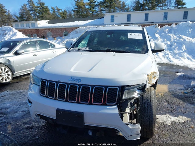 1C4RJFAGXHC844379 Jeep Grand Cherokee Laredo 4x4