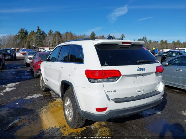 1C4RJFAGXHC844379 Jeep Grand Cherokee Laredo 4x4