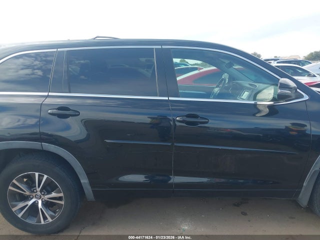 5TDBZRFH4HS460545 Toyota Highlander Le/le Plus