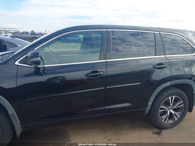 5TDBZRFH4HS460545 Toyota Highlander Le/le Plus