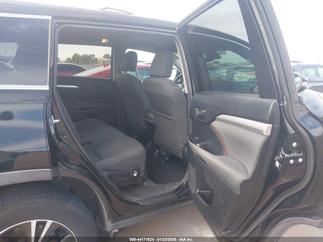 5TDBZRFH4HS460545 Toyota Highlander Le/le Plus