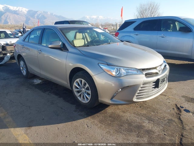 Toyota CAMRY LE 2015 4T1BF1FK2FU110731 main image