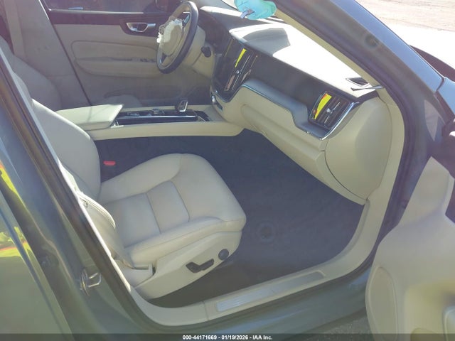 2024 VOLVO XC60 YV4L12RK6R1731045 Photo 4