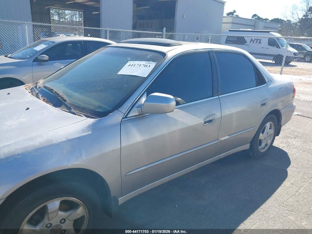 44171703 :رقم المزاد ، 1HGCG565XXA073388 vin ، 1999 Honda Accord Ex مزاد بيع