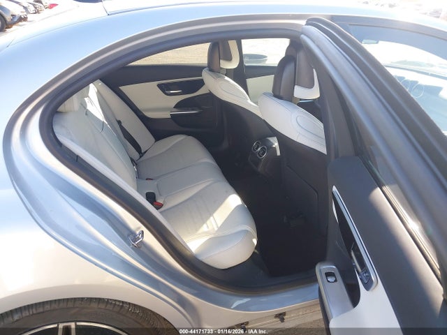 W1KAF4GB9NR066458 Mercedes-Benz C 300 Sedan