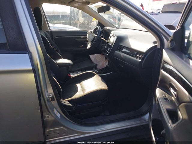 2020 MITSUBISHI OUTLANDER JA4AZ3A31LZ027688 Photo 4