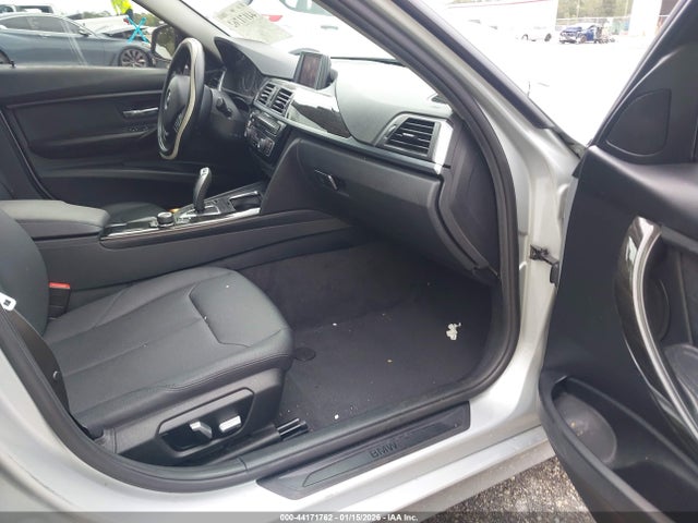 2018 BMW 320I WBA8E1G56JNU92403 Photo 4
